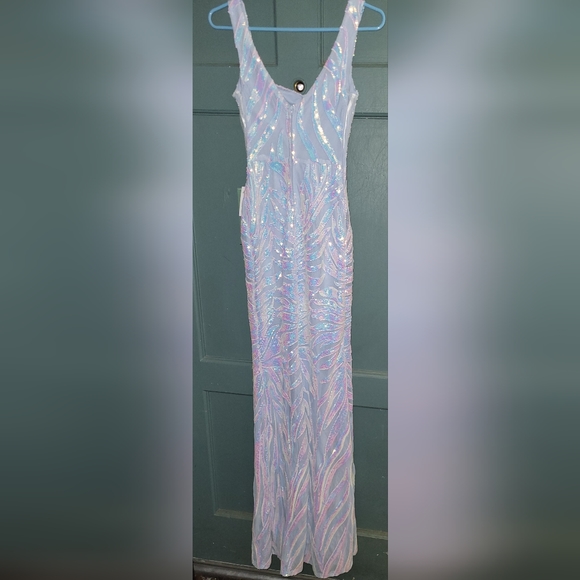 B Smart Sleeveless Sequin Scroll Bodycon Dress Sky Blue. Juniors 3. Brand New. - Picture 7 of 11